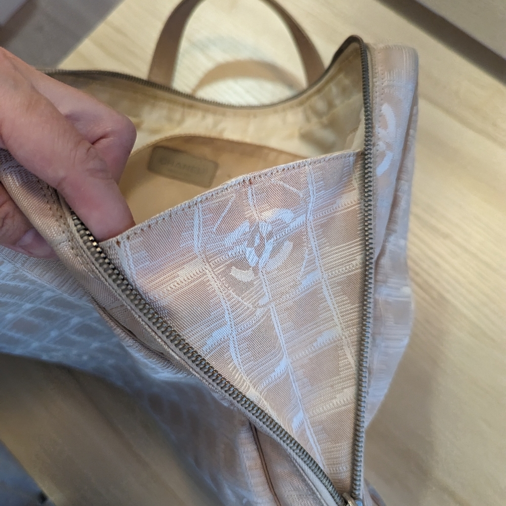 Authentic VTG Chanel Travel Ligne Laptop bag - Picture 9 of 16